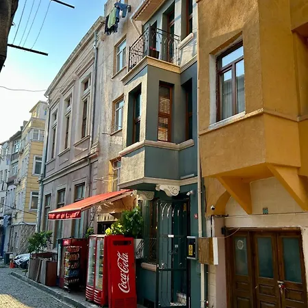 Townhouse Family & Friends Стамбул
